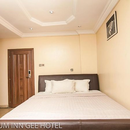 Platinum Inn Gee Hotel Suru Lere Exterior photo