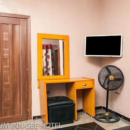Platinum Inn Gee Hotel Suru Lere Exterior photo