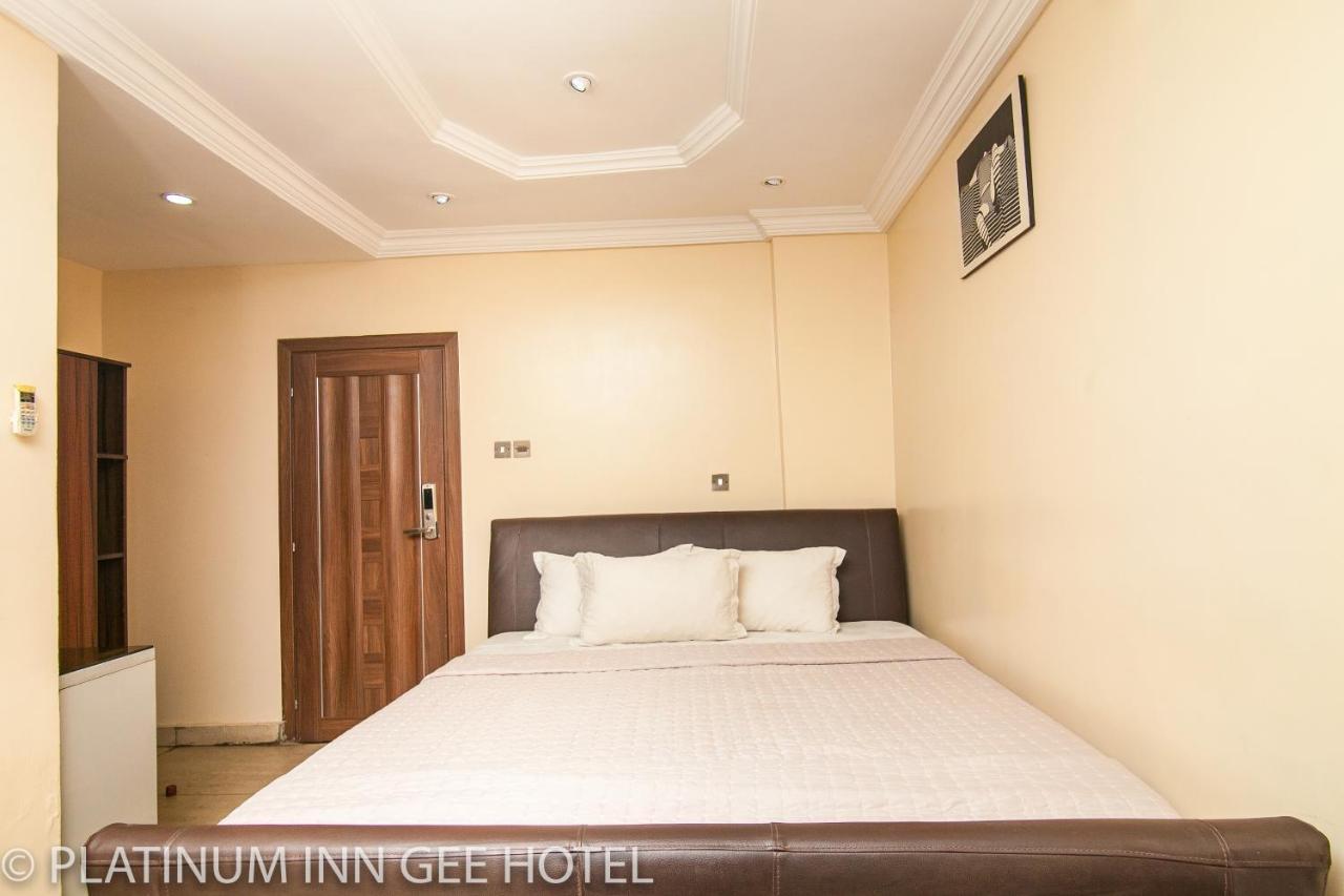 Platinum Inn Gee Hotel Suru Lere Exterior photo